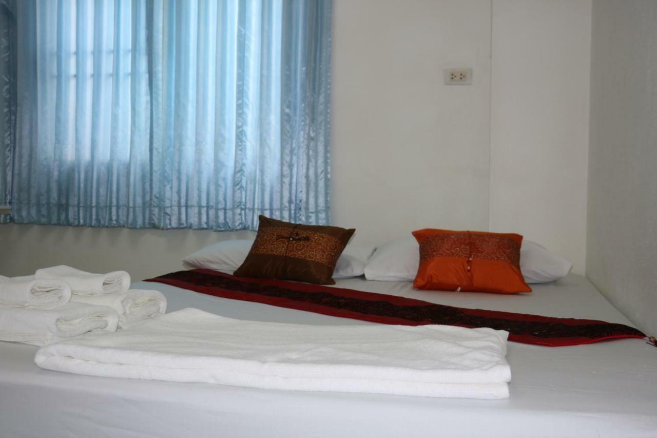 J Home Hat Yai Buitenkant foto